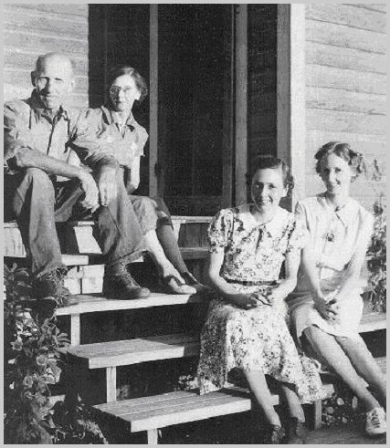 Maitland Family: Fred, Mabel, Margaret, Evelyn
