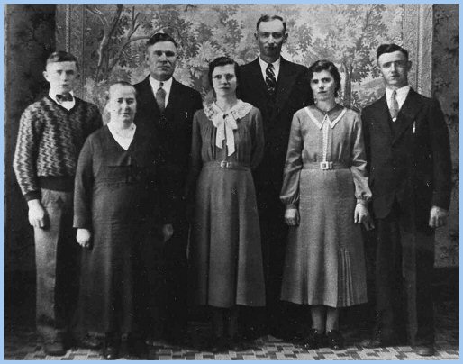 Julius and Katarina Derksen family: Julius Jr., Katharina, Julius, Katharina, George Siemens, Sara, Jake